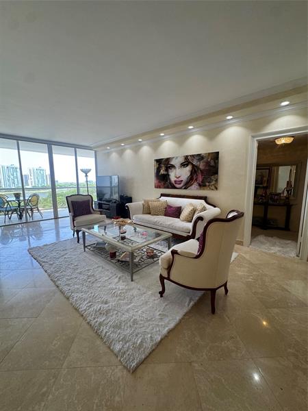 Image 4 of 64 For 20281 Country Club Dr  705