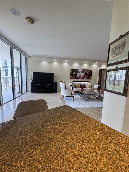 Image 42 of 64 For 20281 Country Club Dr  705