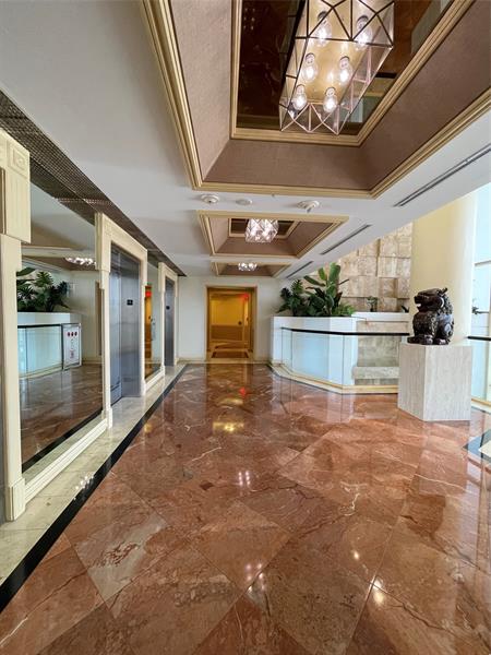 Image 53 of 64 For 20281 Country Club Dr  705