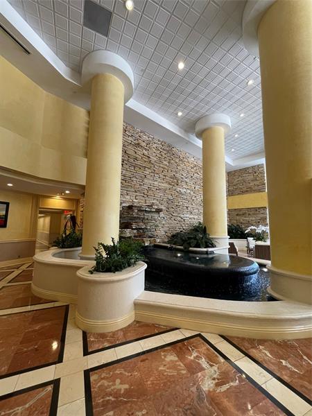 Image 55 of 64 For 20281 Country Club Dr  705
