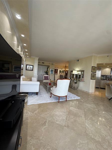 Image 8 of 64 For 20281 Country Club Dr  705