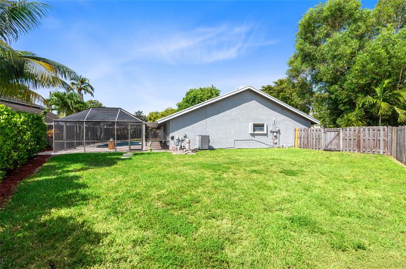 Image 37 of 43 For 770 77th Ave