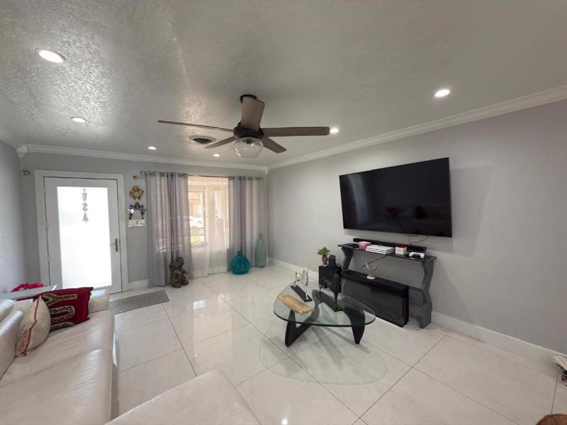 Image 5 of 20 For 136 2nd Ct  