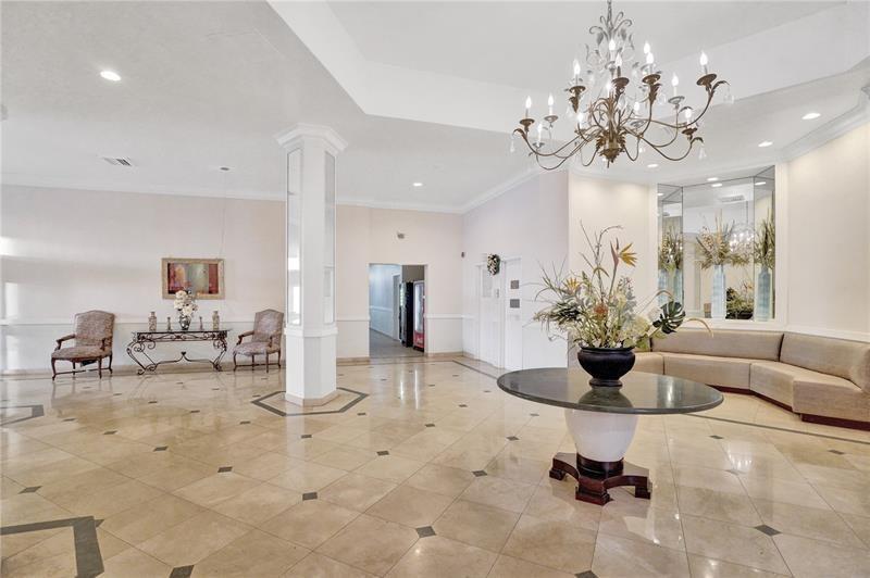 Image 19 of 26 For 1351 Miami Gardens Dr  503e