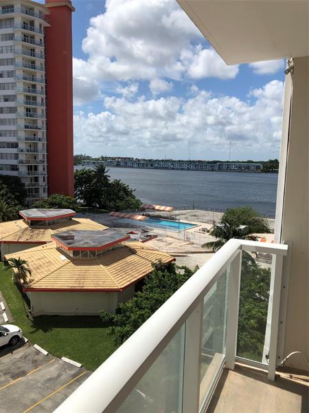 Image 25 of 26 For 1351 Miami Gardens Dr  503e