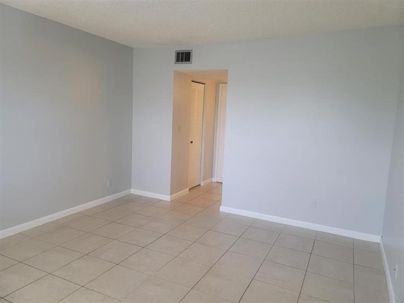 Image 11 of 15 For 4354 9th Ave  12-2b