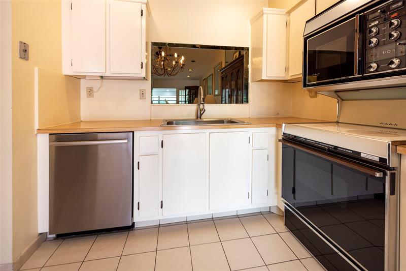 Image 12 of 44 For 6454 Pinehurst Cir E.  D27