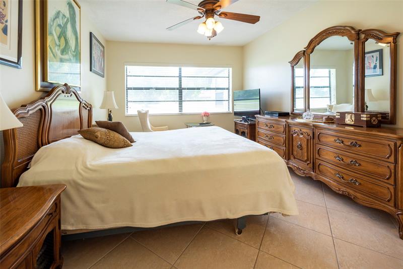 Image 17 of 44 For 6454 Pinehurst Cir E.  D27