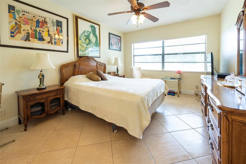 Image 18 of 44 For 6454 Pinehurst Cir E.  D27
