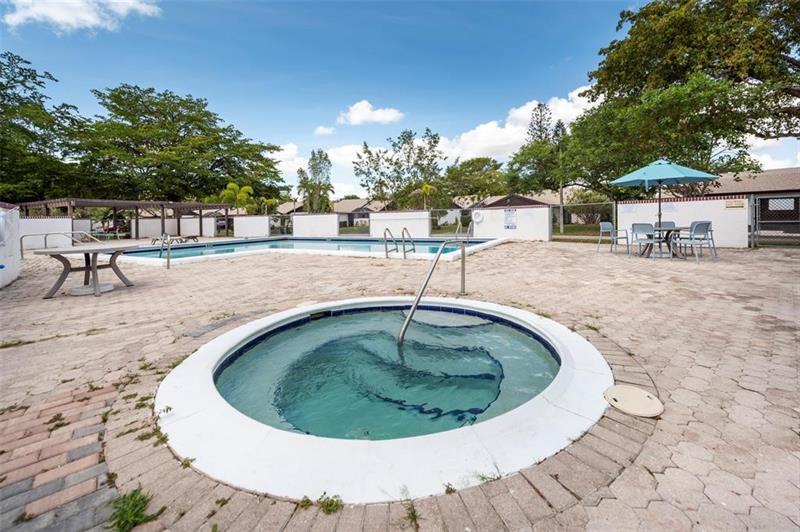 Image 31 of 44 For 6454 Pinehurst Cir E.  D27