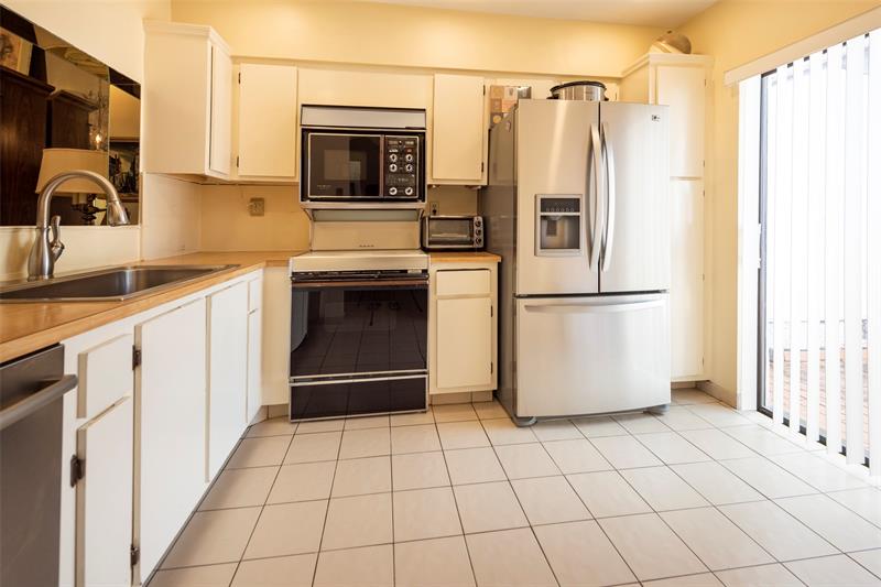 Image 9 of 44 For 6454 Pinehurst Cir E.  D27