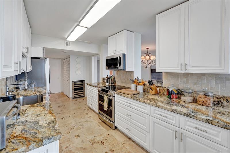 Image 11 of 62 For 1390 Ocean Blvd  14b