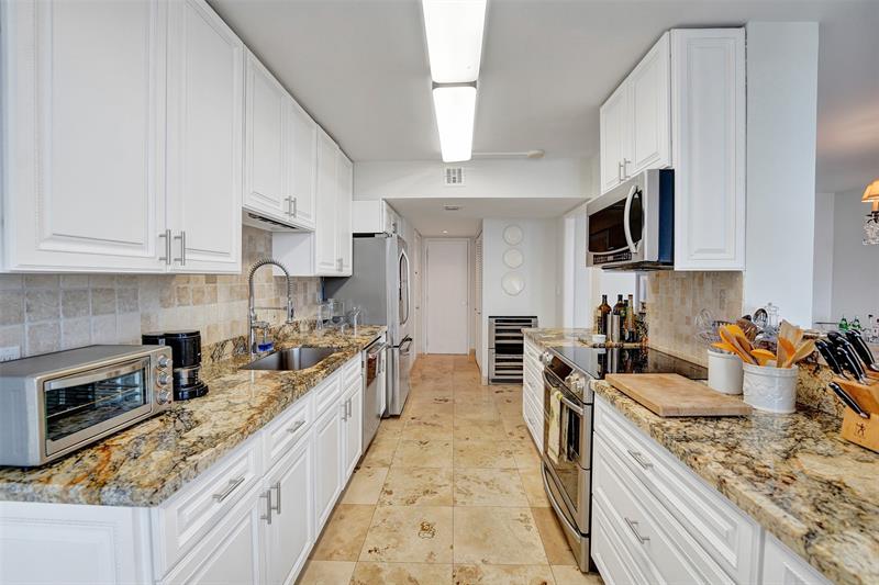 Image 12 of 62 For 1390 Ocean Blvd  14b