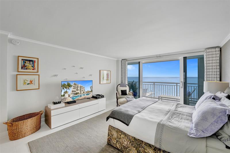Image 14 of 62 For 1390 Ocean Blvd  14b