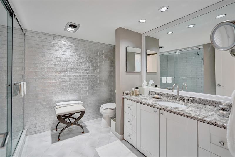 Image 15 of 62 For 1390 Ocean Blvd  14b