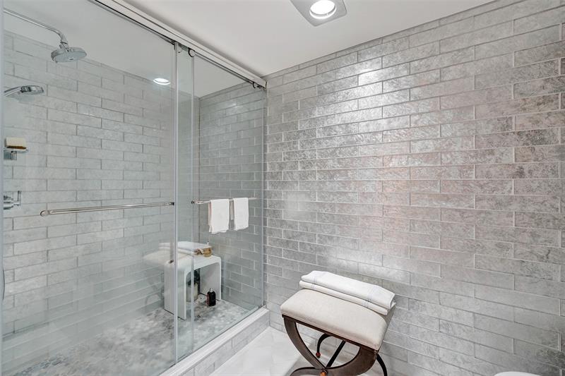 Image 16 of 62 For 1390 Ocean Blvd  14b