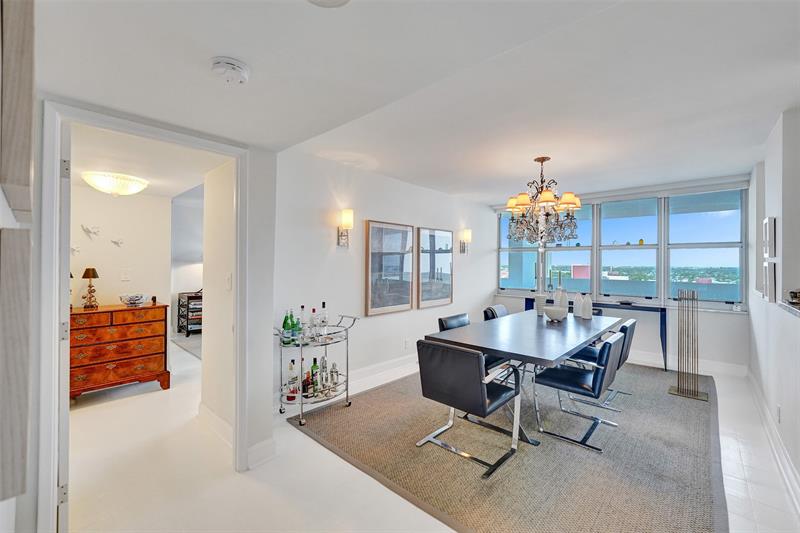 Image 43 of 62 For 1390 Ocean Blvd  14b