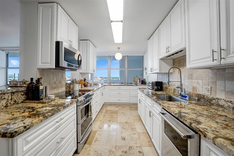 Image 50 of 62 For 1390 Ocean Blvd  14b