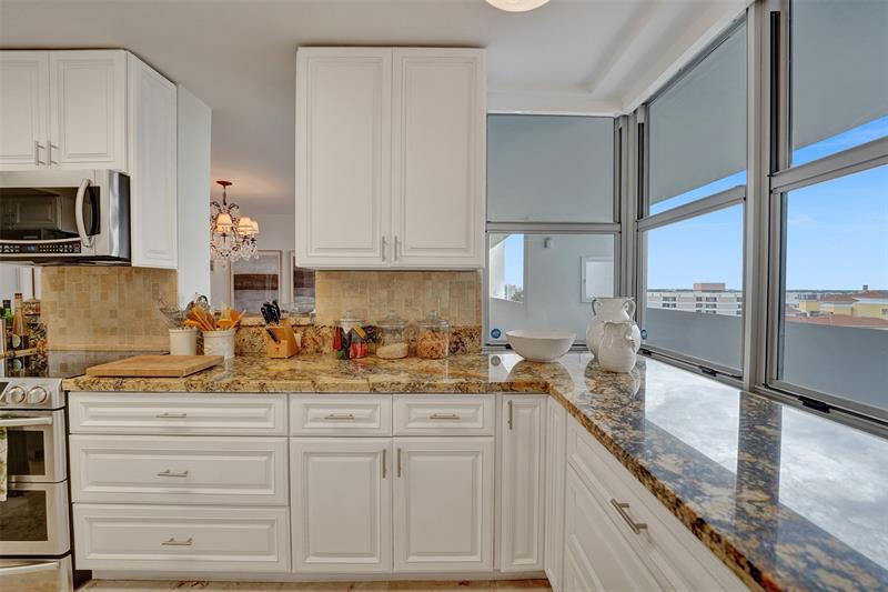Image 53 of 62 For 1390 Ocean Blvd  14b