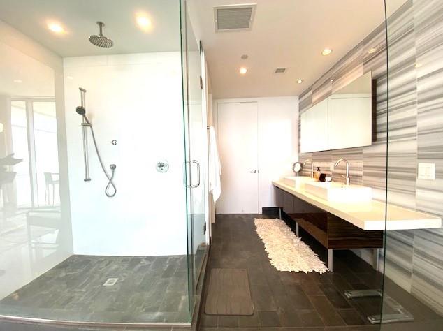 Image 17 of 26 For 1100 Biscayne Blvd  4204