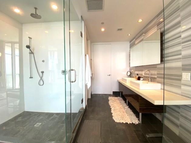Image 19 of 26 For 1100 Biscayne Blvd  4204