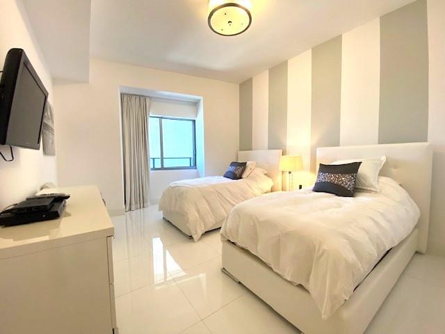 Image 21 of 26 For 1100 Biscayne Blvd  4204