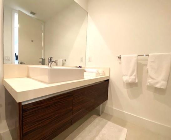 Image 23 of 26 For 1100 Biscayne Blvd  4204