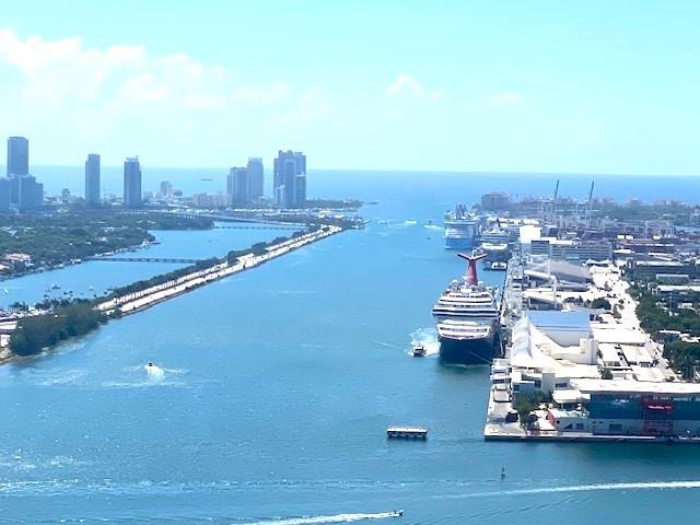 Image 3 of 26 For 1100 Biscayne Blvd  4204