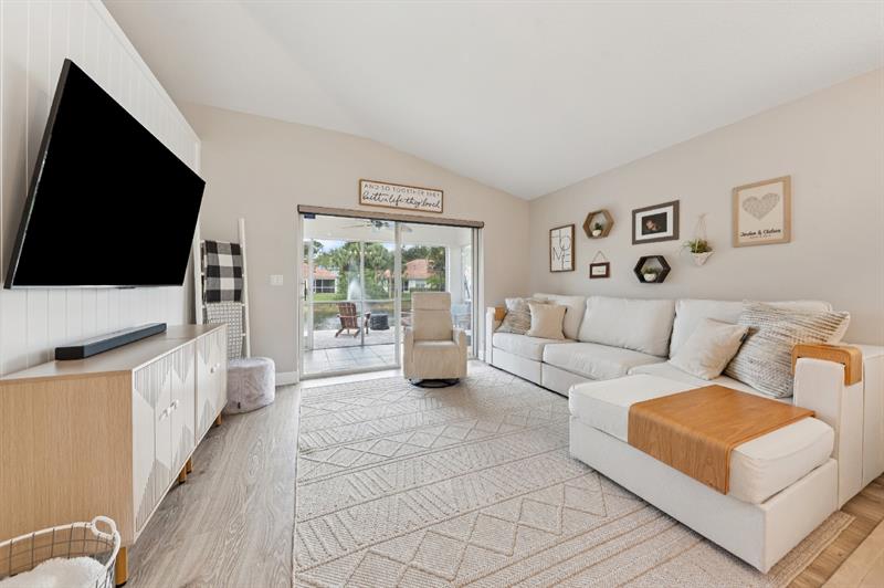Image 6 of 15 For 5076 La Sedona Cir