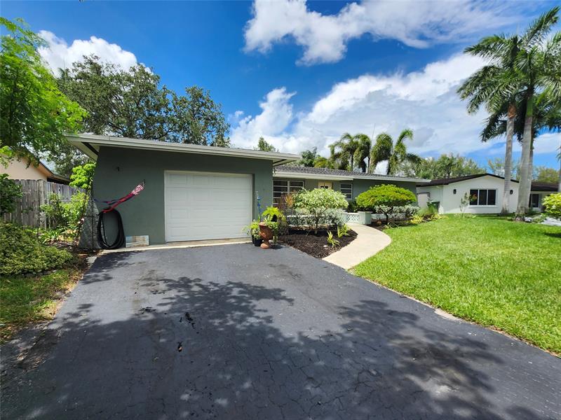 Image 4 of 40 For 10321 18th Pl
