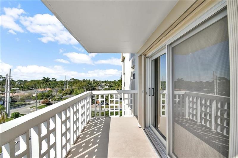 Image 23 of 31 For 1831 38th St  502