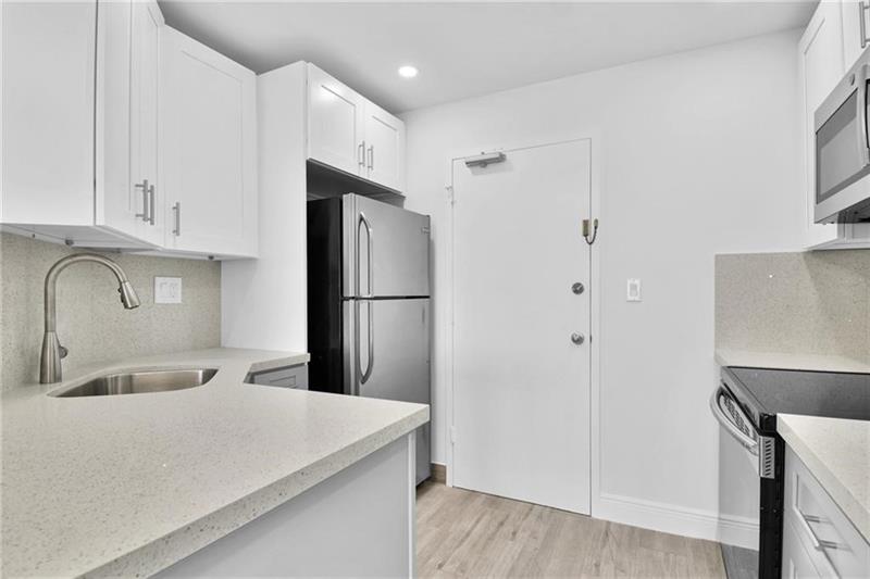 Image 5 of 31 For 1831 38th St  502