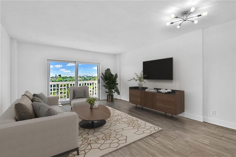 Image 7 of 31 For 1831 38th St  502