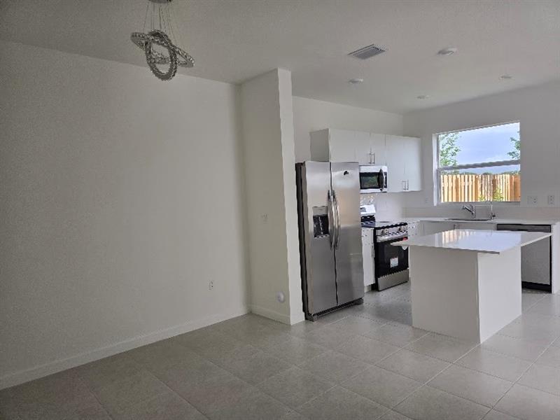 Image 6 of 37 For 17925 358th St