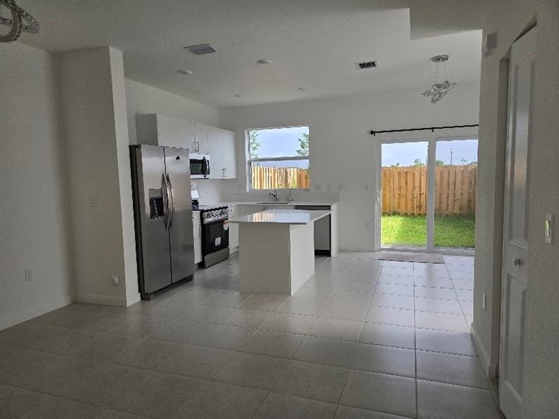 Image 7 of 37 For 17925 358th St