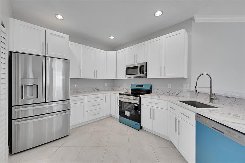 Image 14 of 45 For 23269 Carolwood Ln  202