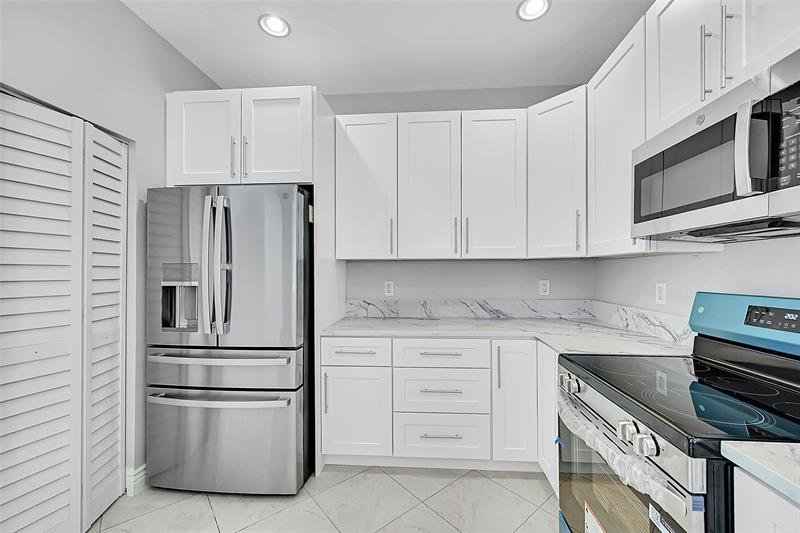 Image 17 of 45 For 23269 Carolwood Ln  202