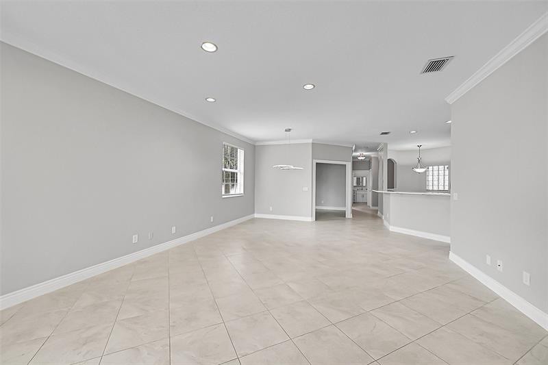 Image 9 of 45 For 23269 Carolwood Ln  202