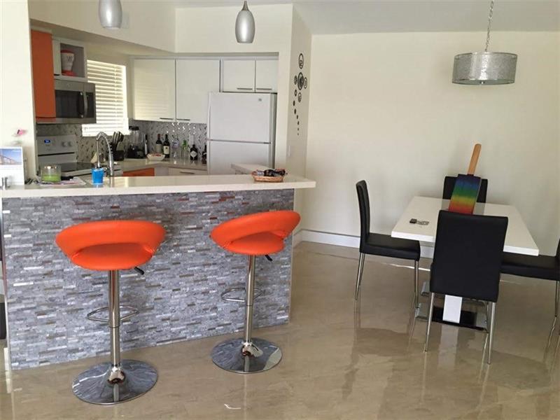 Image 2 of 12 For 12540 Vista Isles Dr  1127