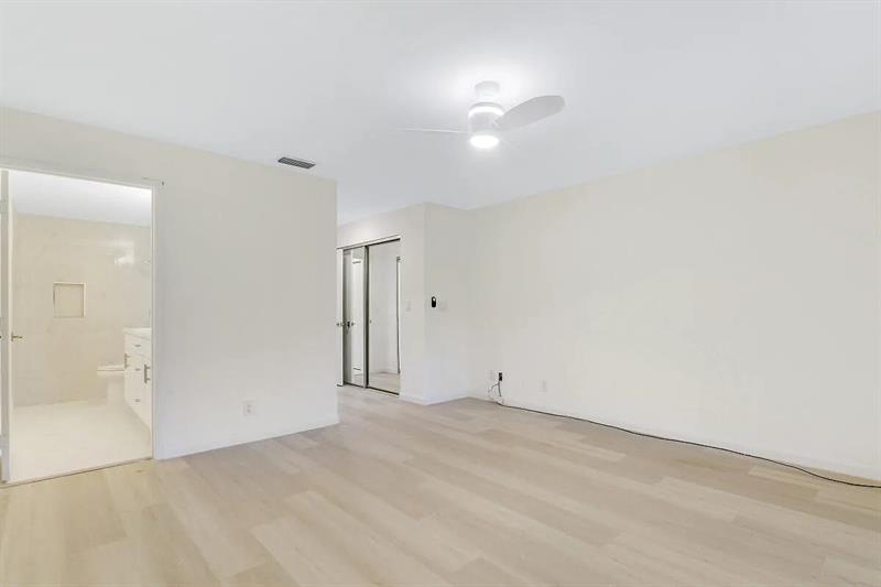 Image 15 of 24 For 8273 Springtree Road