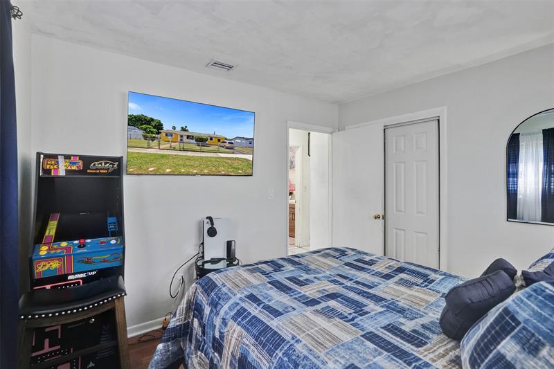Image 13 of 33 For 2772 212th St