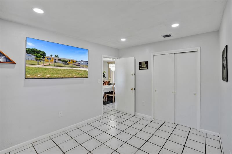 Image 18 of 33 For 2772 212th St