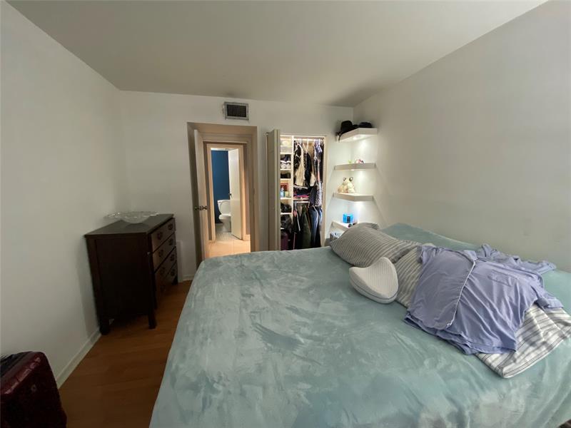 Image 9 of 12 For 4354 9th Ave  14-1e