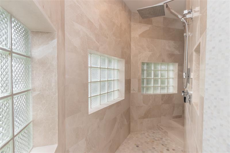 Image 18 of 33 For 5164 Kensington Circle