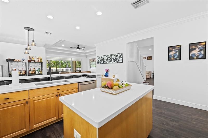 Image 10 of 41 For 6893 194th Ave