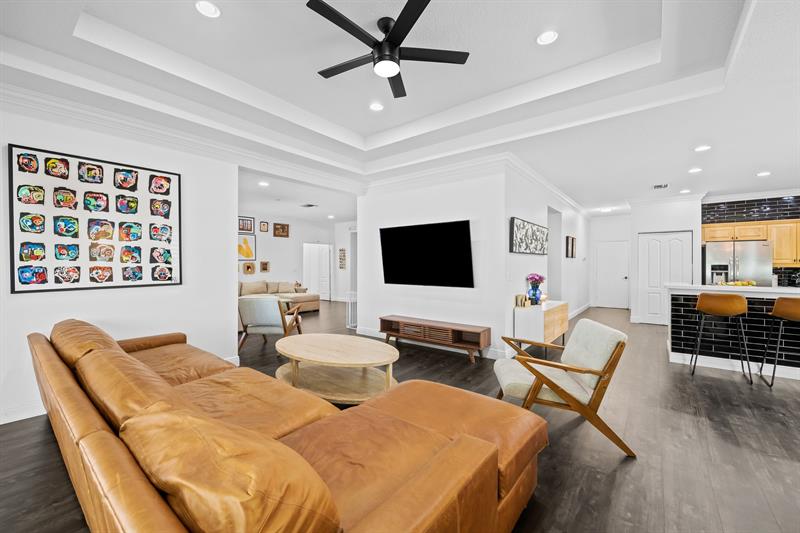 Image 11 of 41 For 6893 194th Ave