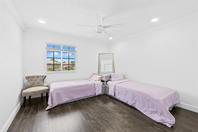 Image 22 of 41 For 6893 194th Ave