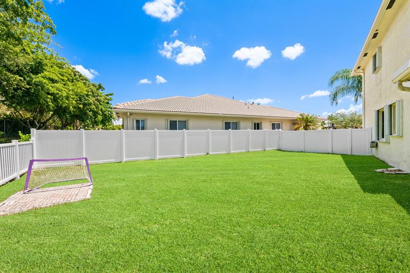 Image 31 of 41 For 6893 194th Ave