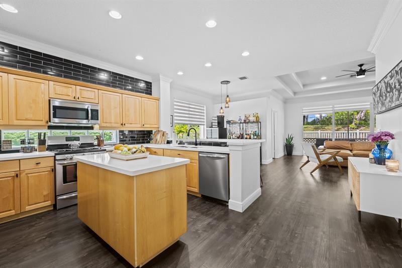 Image 7 of 41 For 6893 194th Ave