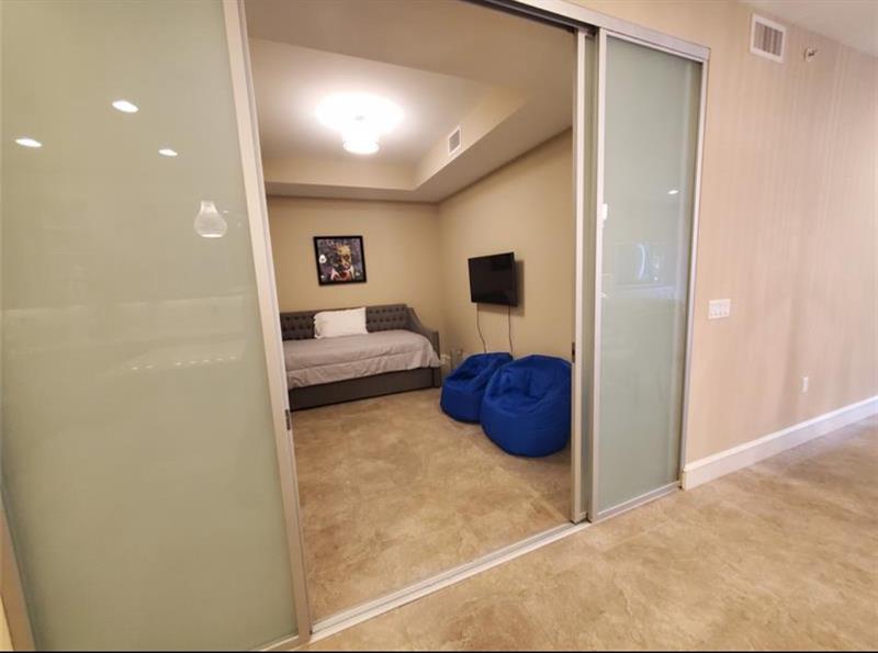 Image 10 of 29 For 4511 El Mar Dr  202